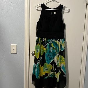 Women’s size 8 summer dress multicolored